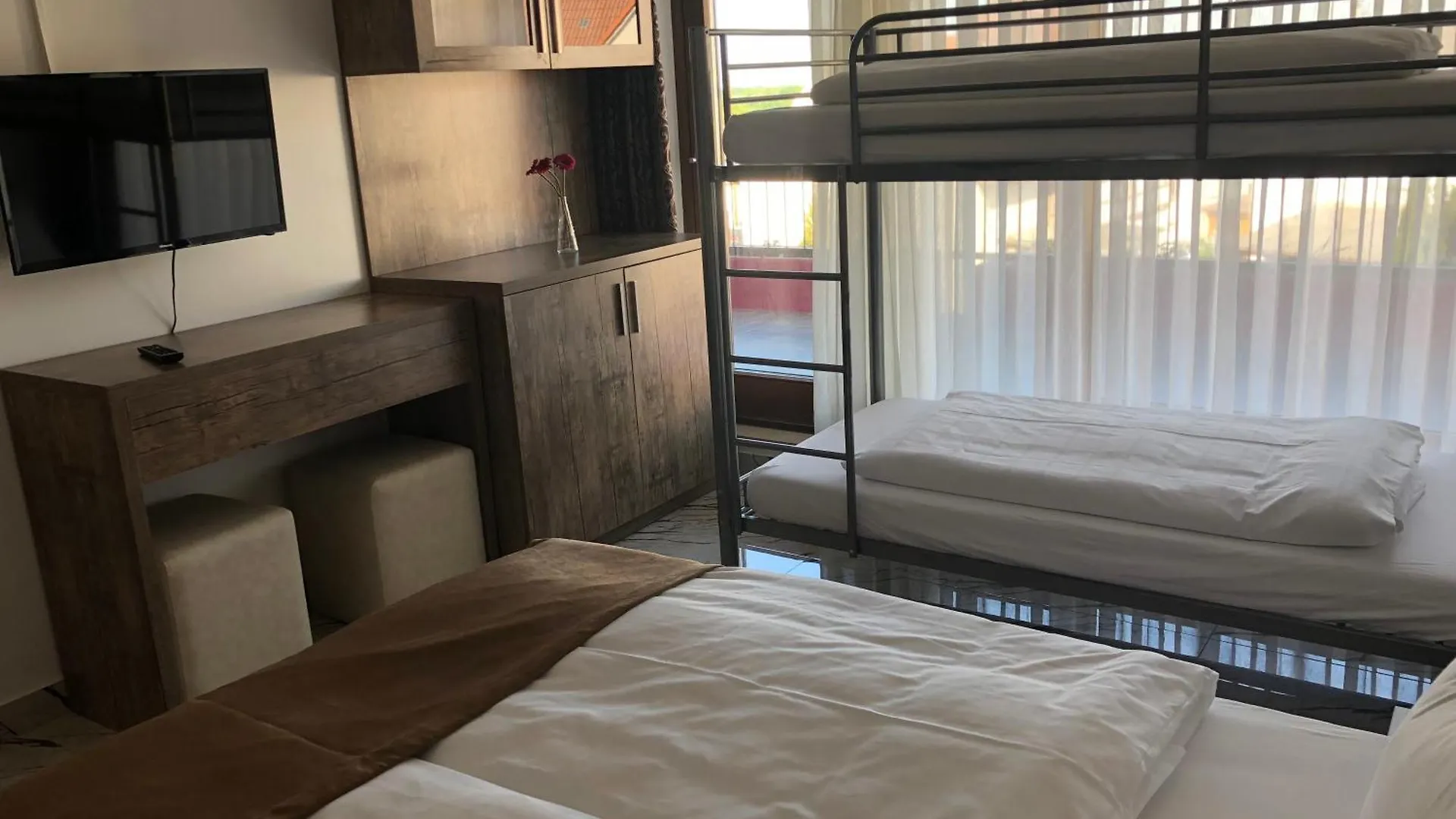 Ec Hotel Elchingen 0*,  Alemanha